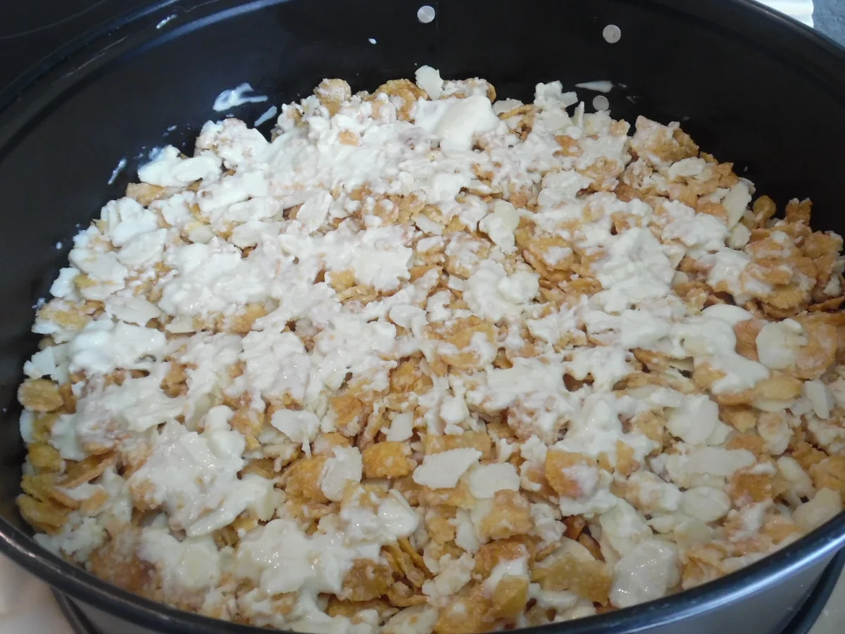 Rezept: Crunchy Erdbeertorte Bild Nr. 102 Crunchy Erdbeertorte - Rezept - Bild Nr. 102