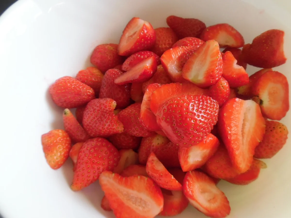 Rezept: Crunchy Erdbeertorte Bild Nr. 106 Crunchy Erdbeertorte - Rezept - Bild Nr. 106