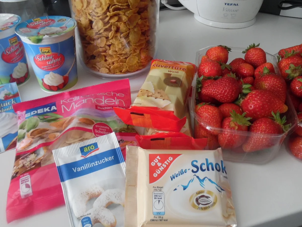 Rezept: Crunchy Erdbeertorte Bild Nr. 107 Crunchy Erdbeertorte - Rezept - Bild Nr. 107