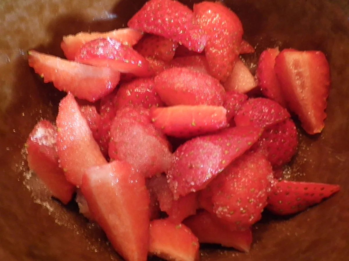 Marinierte Erdbeeren mit Limoncello - Zabaione - Rezept - Bild Nr. 115