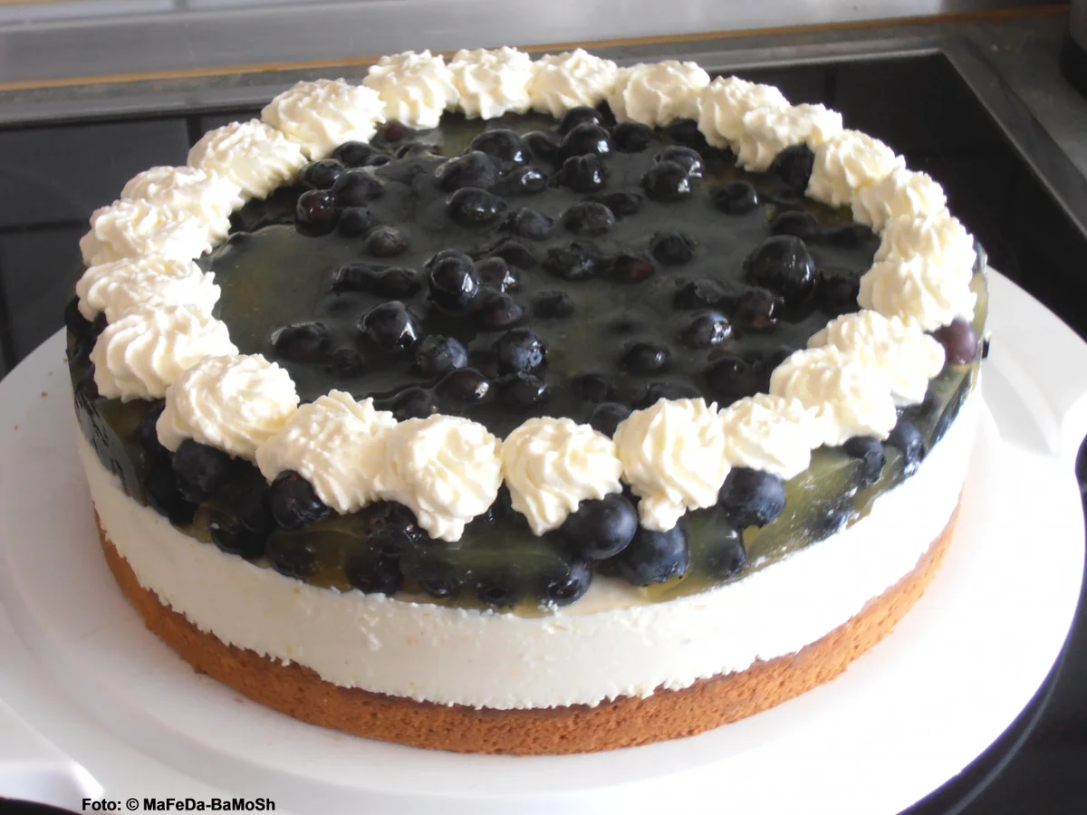 Rezept: Heidelbeer-Quark-Sahne-Torte Bild Nr. 121 Heidelbeer-Quark-Sahne-Torte - Rezept - Bild Nr. 121