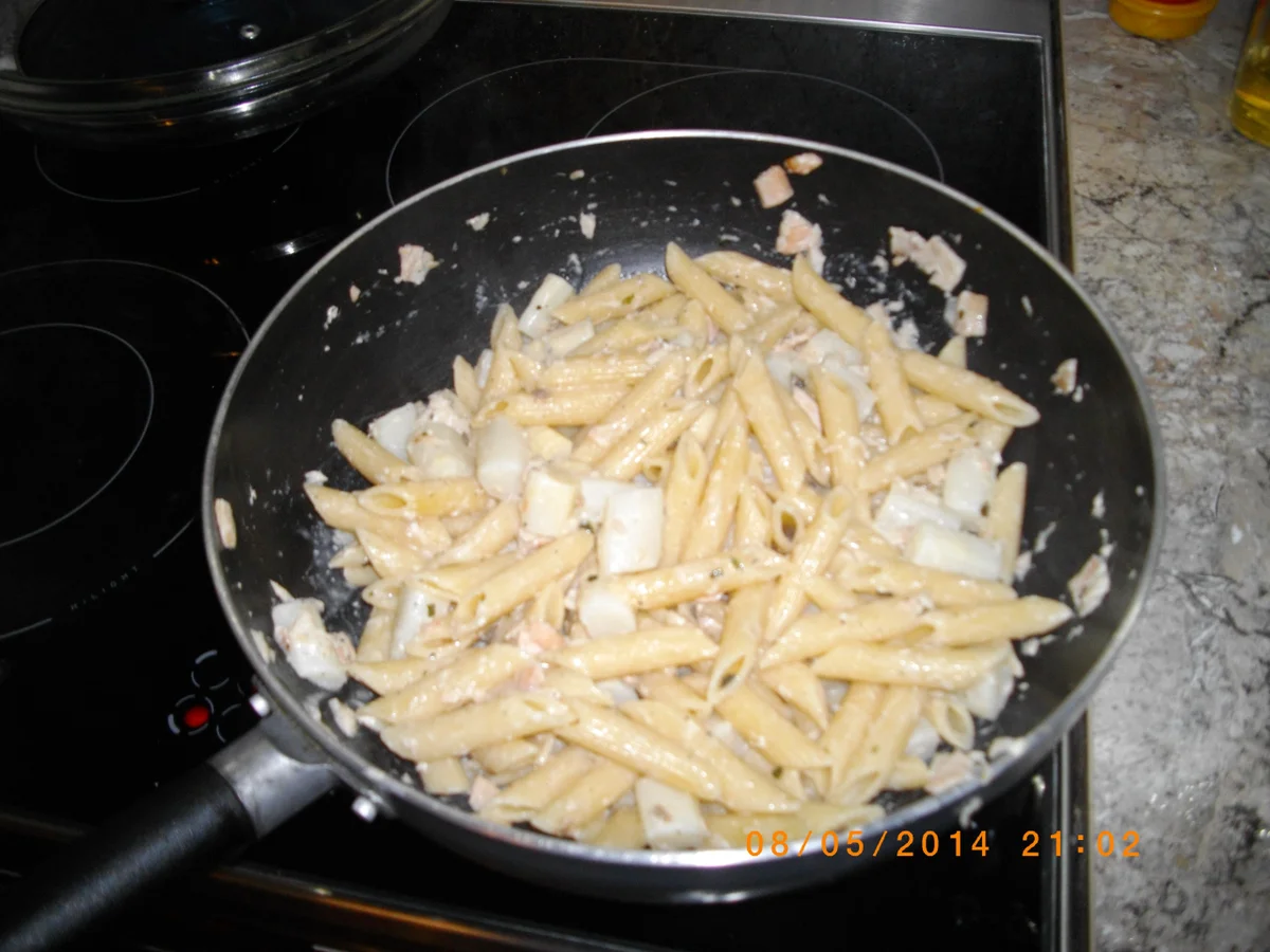 Rezept: Penne mit Lachs und Spargel Bild Nr. 122 Penne mit Lachs und Spargel - Rezept - Bild Nr. 122