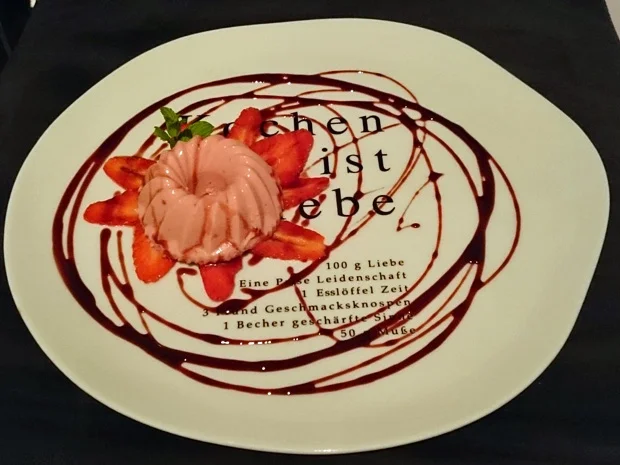 Erdbeer-Panna-Cotta mit Balsamicosirup - Rezept - Bild Nr. 183