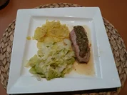Kalbsrückensteak mit Kräuterkruste auf Spitzkohl und Bäckerinkartoffel - Rezept - Bild Nr. 184
