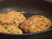 Lachsfrikadelle mit Spargelsalat (Steffen Henssler) - Rezept - Bild Nr. 197