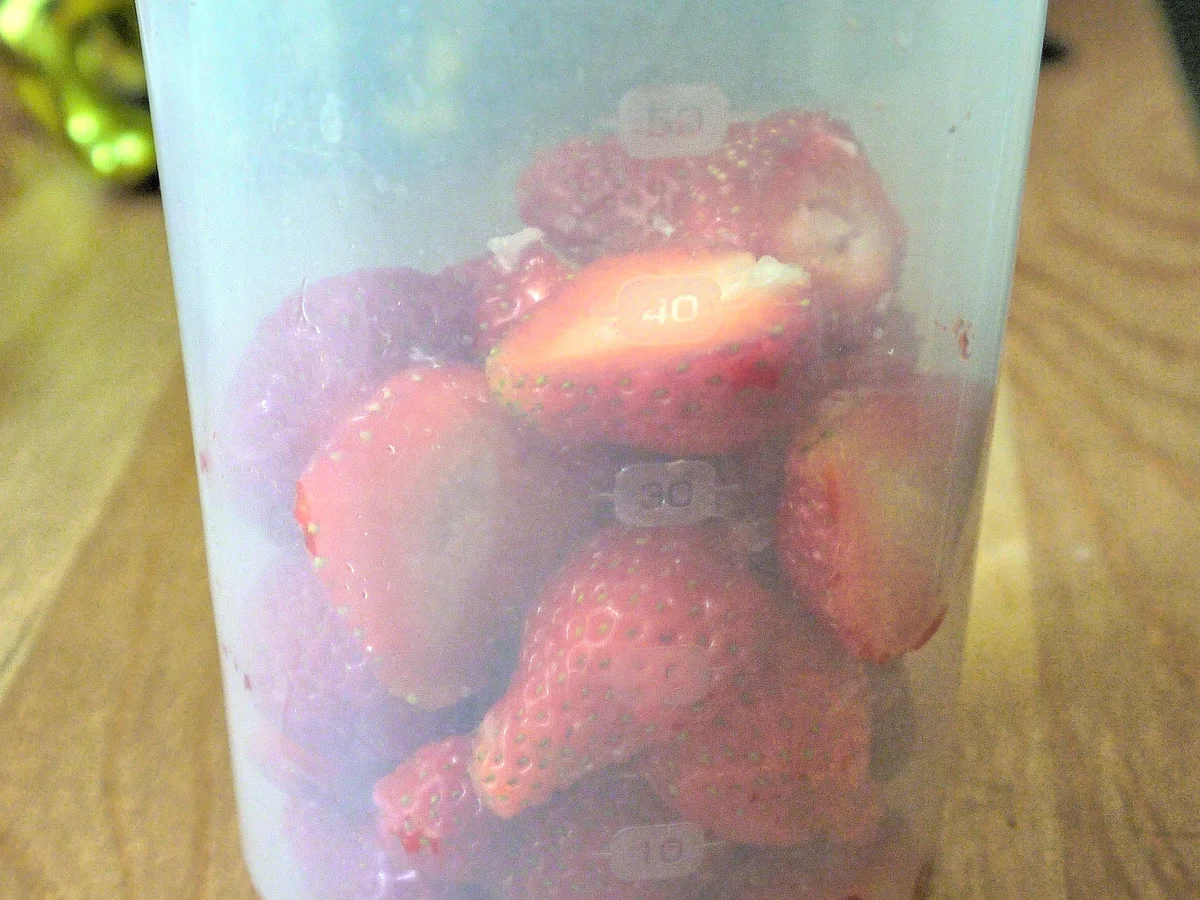 Erdnusspudding mit marinierten Erdbeeren - Rezept - Bild Nr. 234