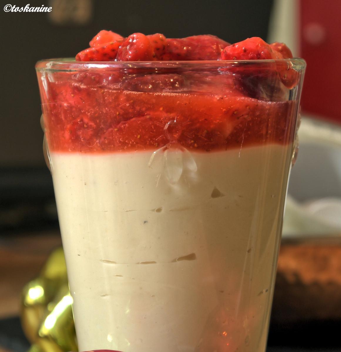 Erdnusspudding mit marinierten Erdbeeren - Rezept - Bild Nr. 241
