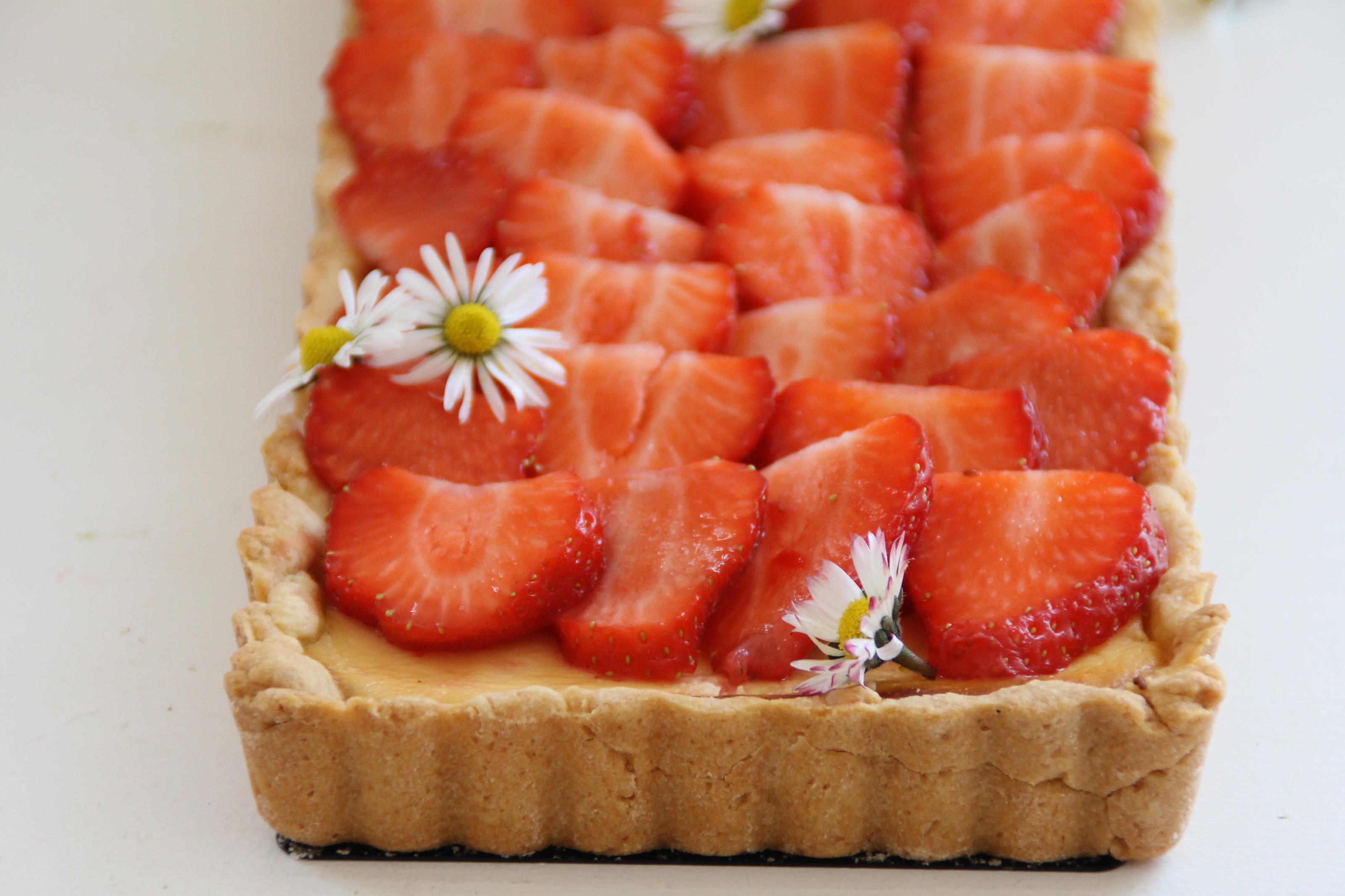 Bilder für Erdbeertarte mit Holunderblütensirup - Rezept