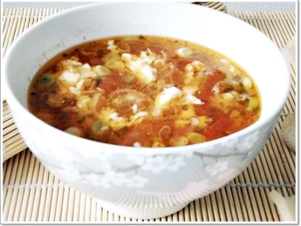 Rezept: Vietnamesische Tomatensuppe mit „Eierblumen“ Bild Nr. 206 Vietnamesische Tomatensuppe mit „Eierblumen“ - Rezept - Bild Nr. 206