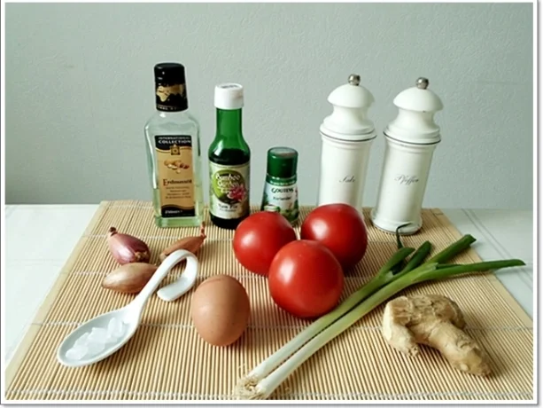 Rezept: Vietnamesische Tomatensuppe mit „Eierblumen“ Bild Nr. 208 Vietnamesische Tomatensuppe mit „Eierblumen“ - Rezept - Bild Nr. 208