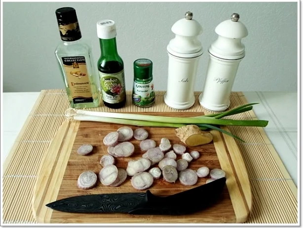 Rezept: Vietnamesische Tomatensuppe mit „Eierblumen“ Bild Nr. 209 Vietnamesische Tomatensuppe mit „Eierblumen“ - Rezept - Bild Nr. 209