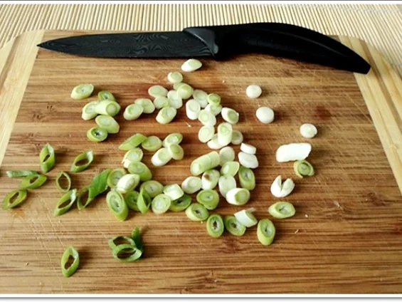 Rezept: Vietnamesische Tomatensuppe mit „Eierblumen“ Bild Nr. 219 Vietnamesische Tomatensuppe mit „Eierblumen“ - Rezept - Bild Nr. 219