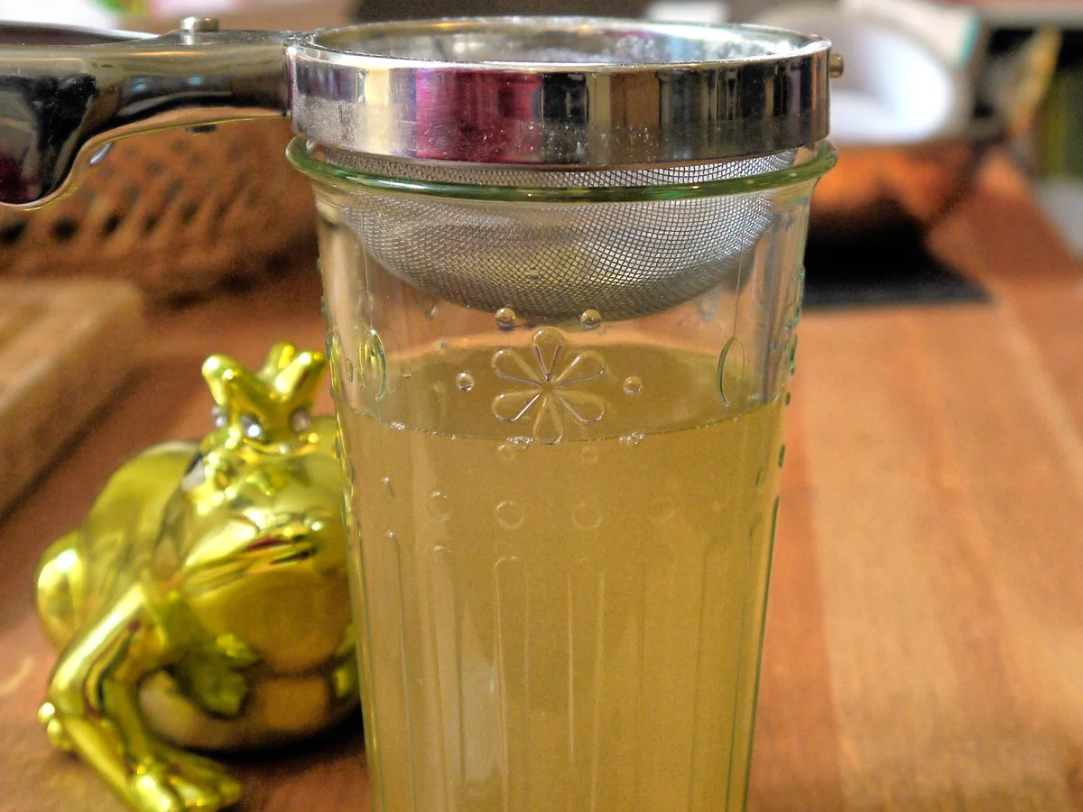 Rezept: Ingwer-Zitronen-Limonade Bild Nr. 246 Ingwer-Zitronen-Limonade - Rezept - Bild Nr. 246