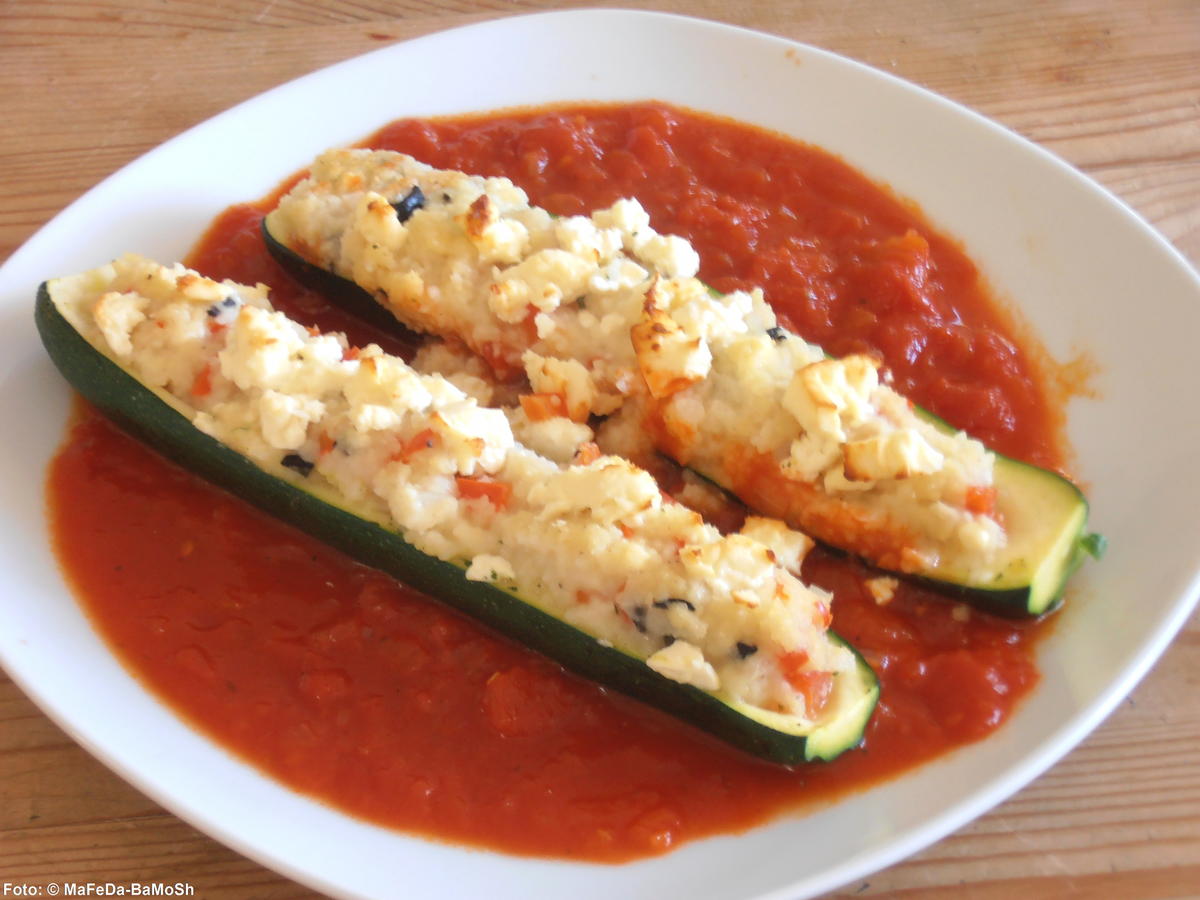 Gefüllte Zucchini (vegetarisch) - Rezept - Bild Nr. 228