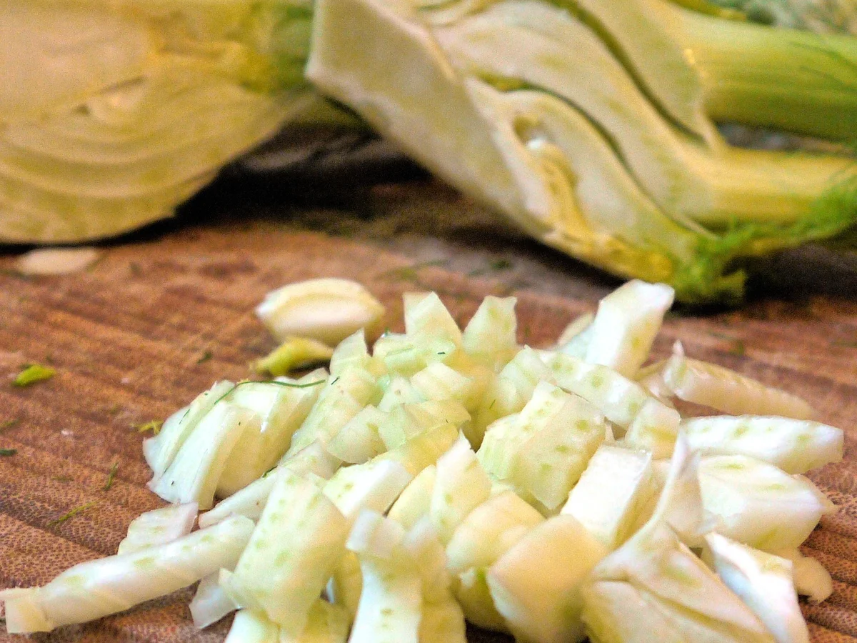 Rezept: Würzige Hähnchenkeulen mit Fenchel-Tomaten-Kartoffel-Gemüse Bild Nr. 258 Würzige Hähnchenkeulen mit Fenchel-Tomaten-Kartoffel-Gemüse - Rezept - Bild Nr. 258