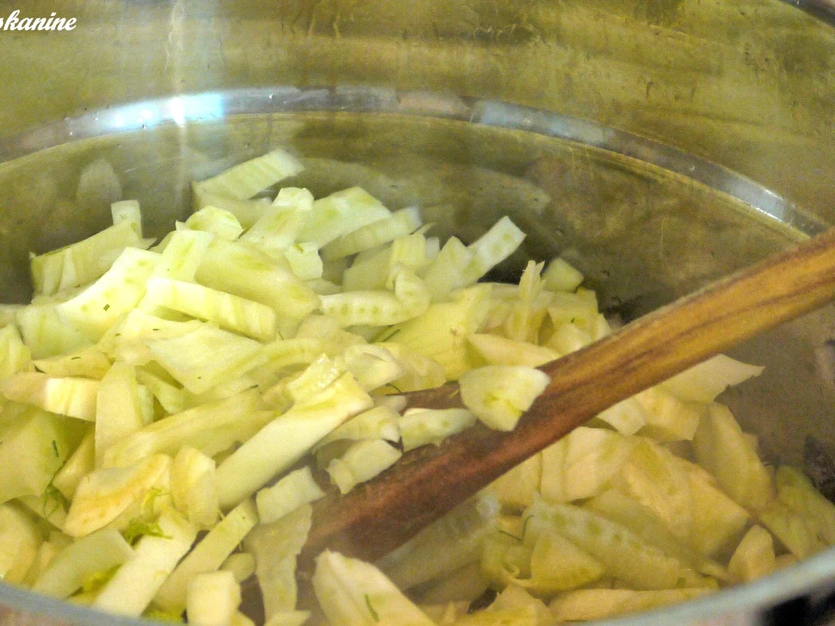 Rezept: Würzige Hähnchenkeulen mit Fenchel-Tomaten-Kartoffel-Gemüse Bild Nr. 260 Würzige Hähnchenkeulen mit Fenchel-Tomaten-Kartoffel-Gemüse - Rezept - Bild Nr. 260