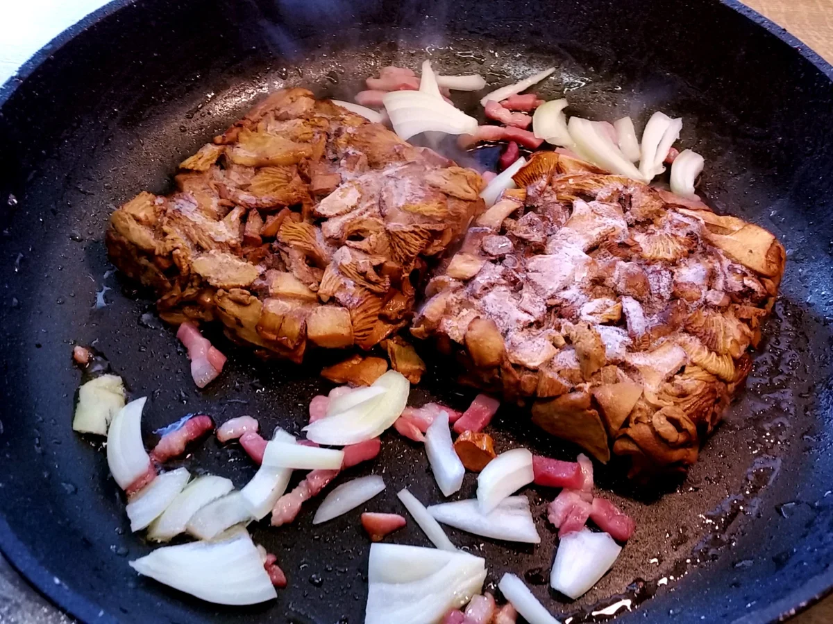 Rezept: Putengeschnetzeltes in Pfifferlings-Rahm Bild Nr. 233 Putengeschnetzeltes in Pfifferlings-Rahm - Rezept - Bild Nr. 233