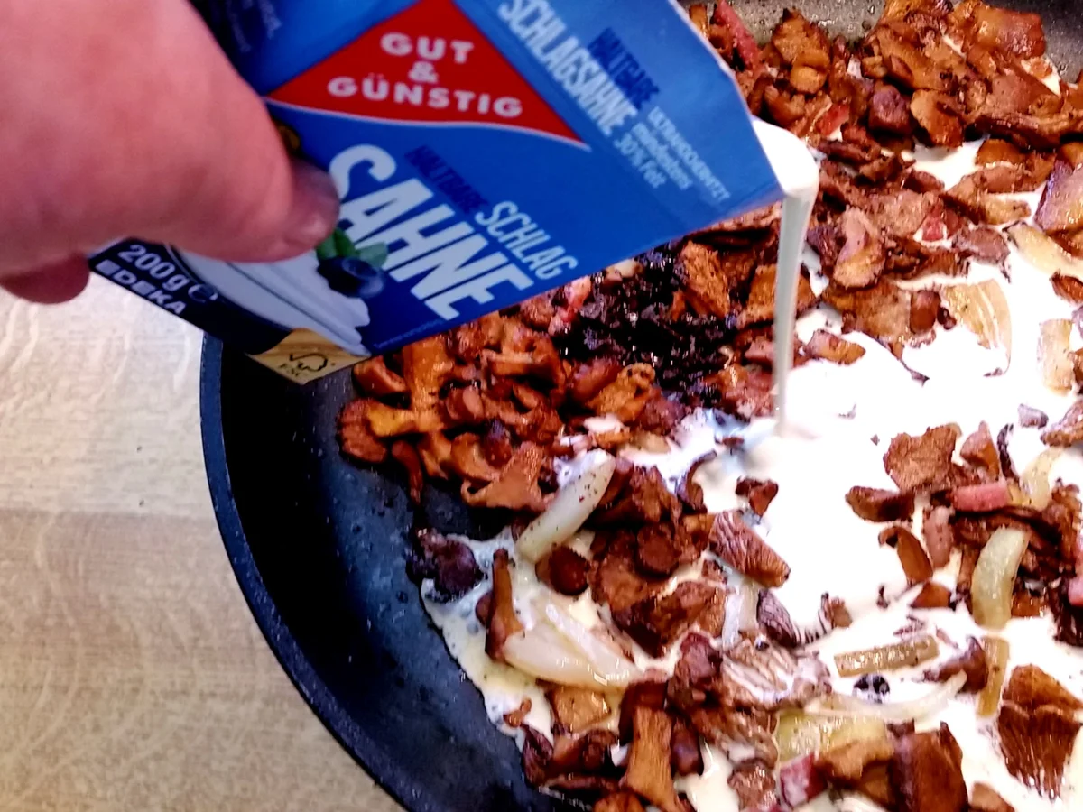 Rezept: Putengeschnetzeltes in Pfifferlings-Rahm Bild Nr. 235 Putengeschnetzeltes in Pfifferlings-Rahm - Rezept - Bild Nr. 235