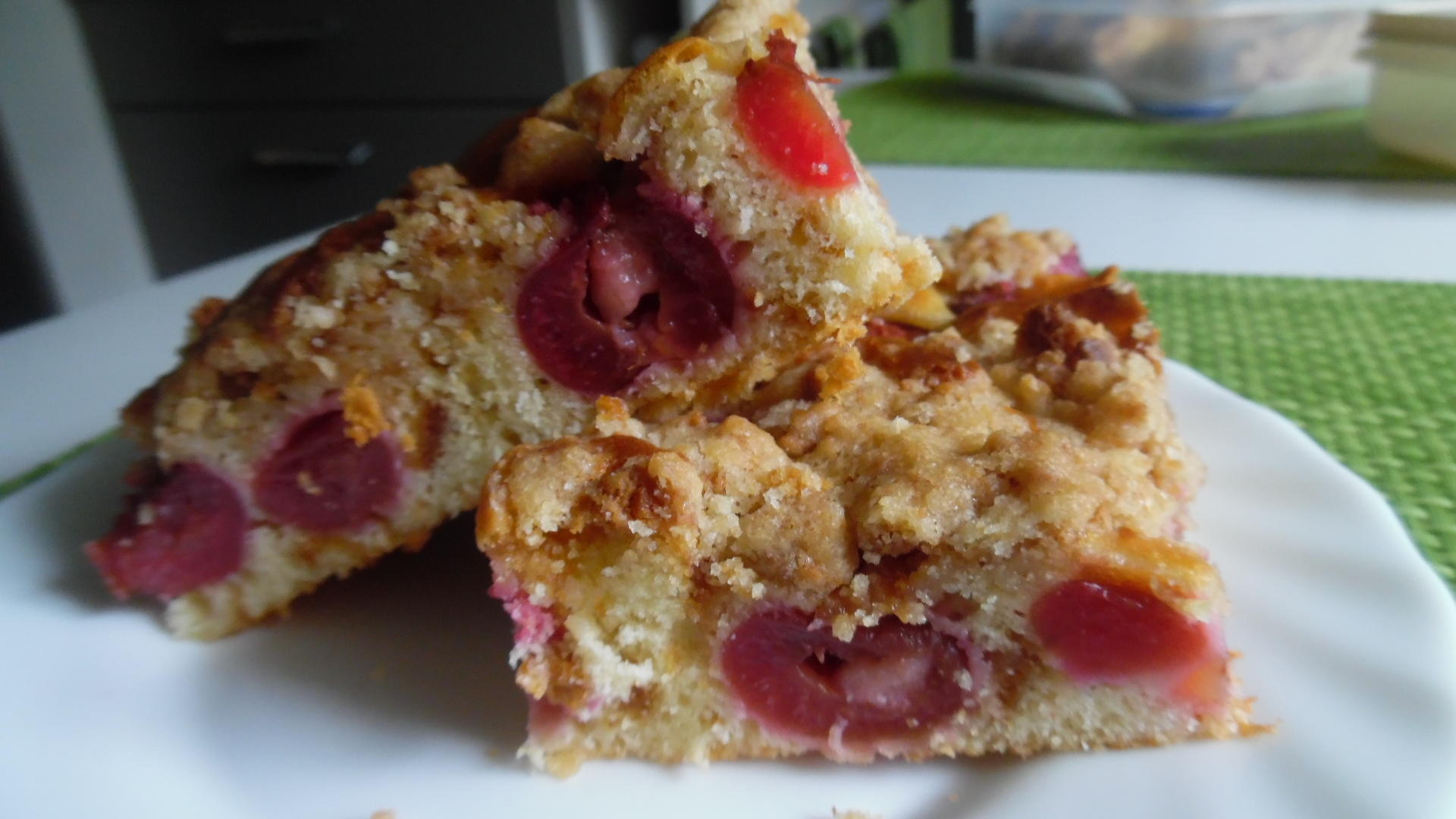 Bilder für Amarettini-Kirsch-Streuselkuchen - Rezept