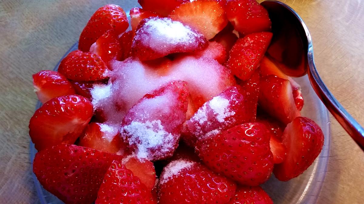 Erdbeer-Dessert mit kleinem Schwips ... - Rezept - Bild Nr. 244