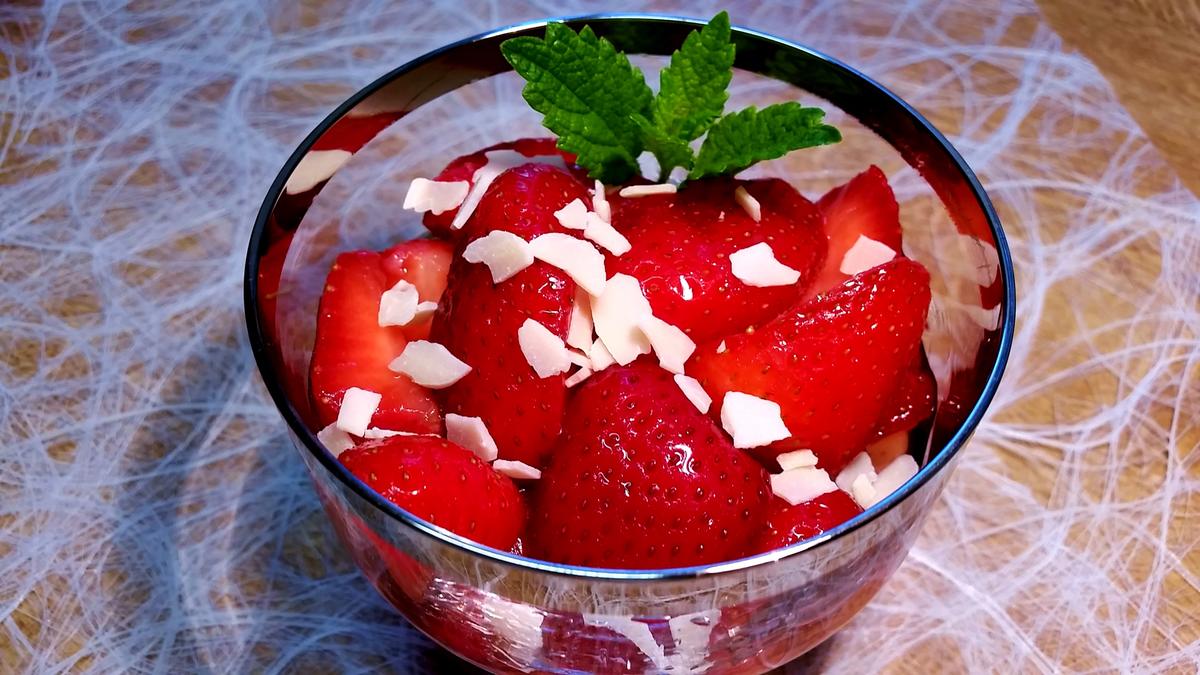 Erdbeer-Dessert mit kleinem Schwips ... - Rezept - Bild Nr. 246