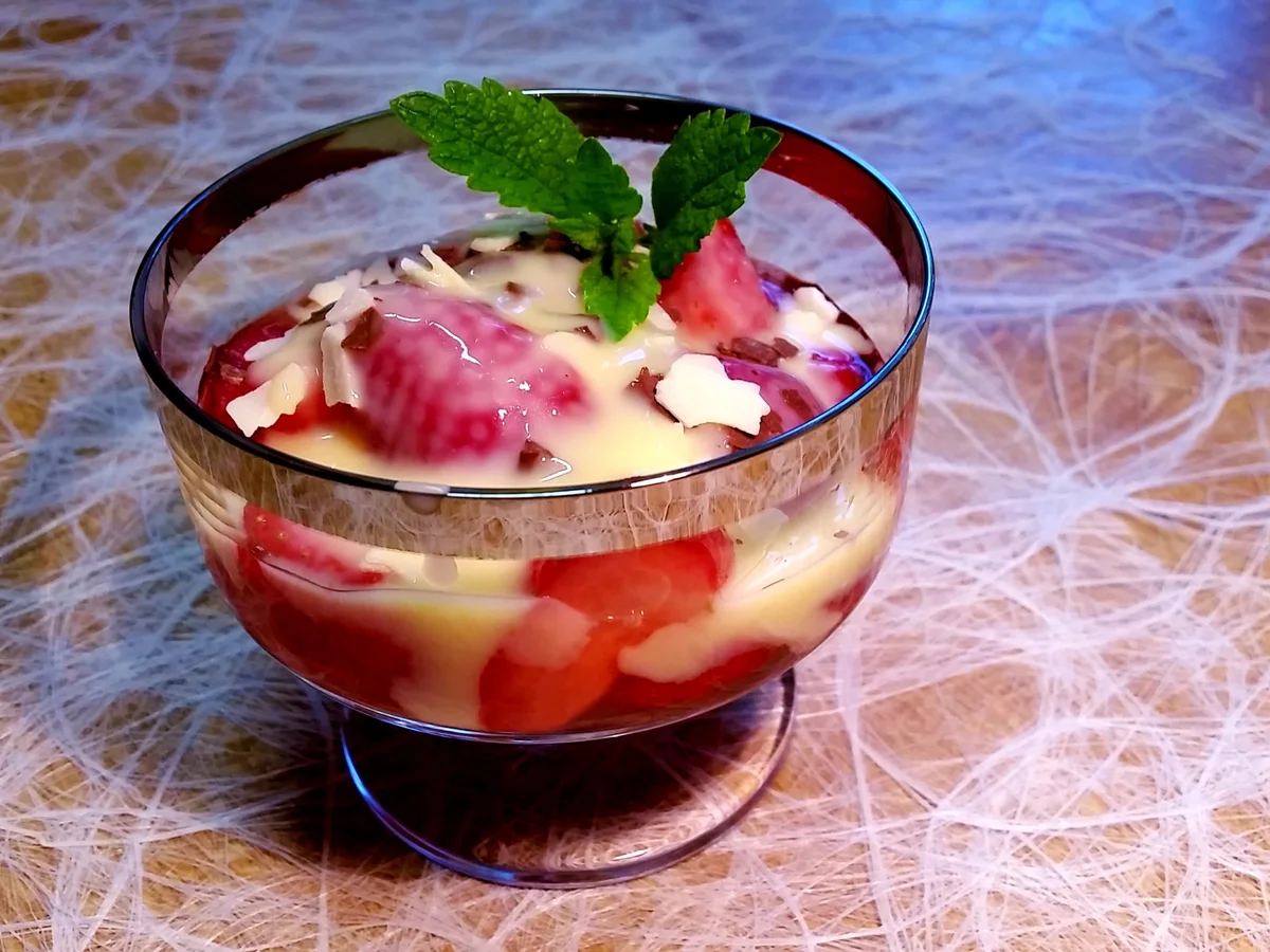 Erdbeer-Dessert mit kleinem Schwips ... - Rezept - Bild Nr. 247