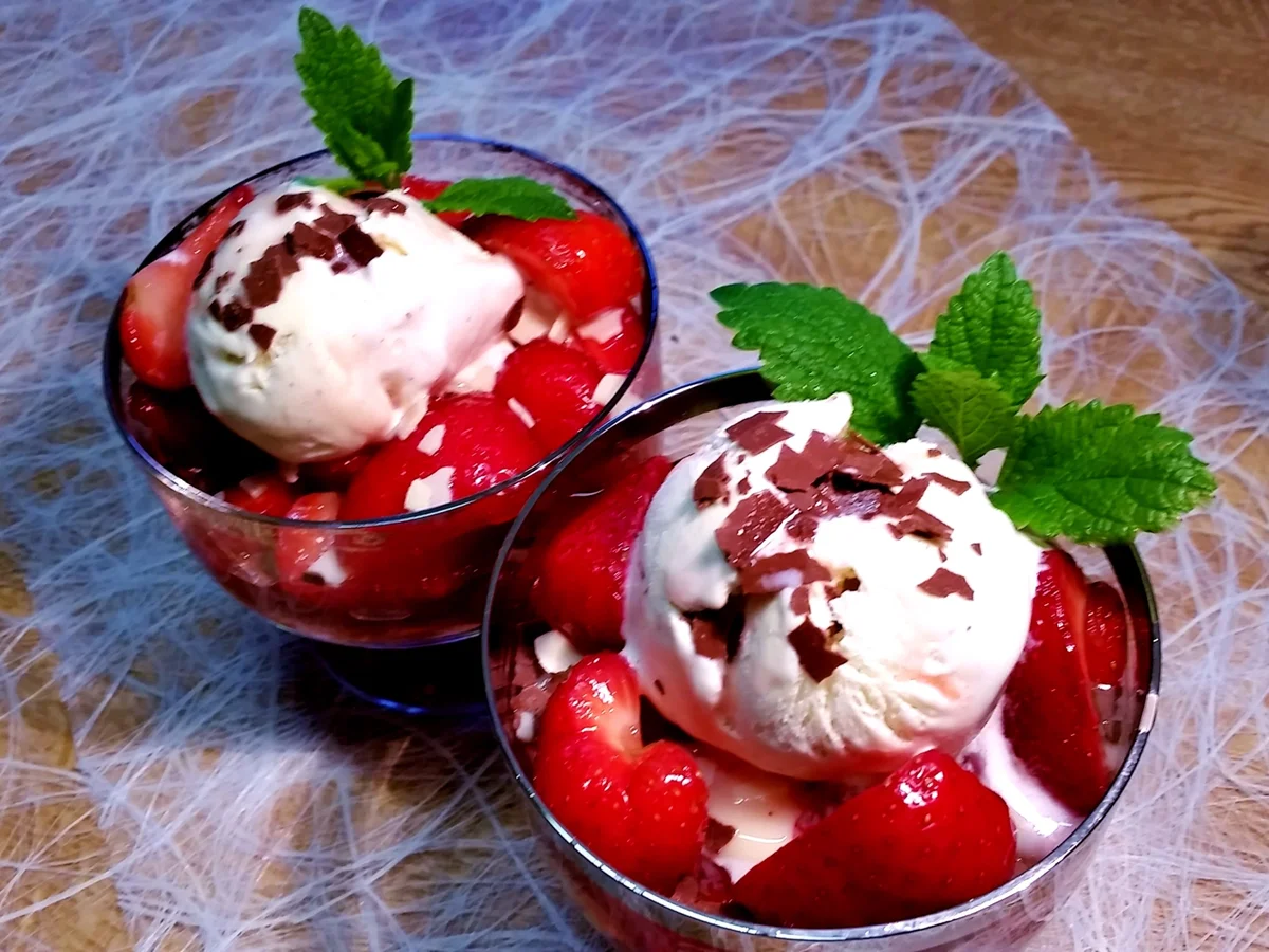 Erdbeer-Dessert mit kleinem Schwips ... - Rezept - Bild Nr. 248