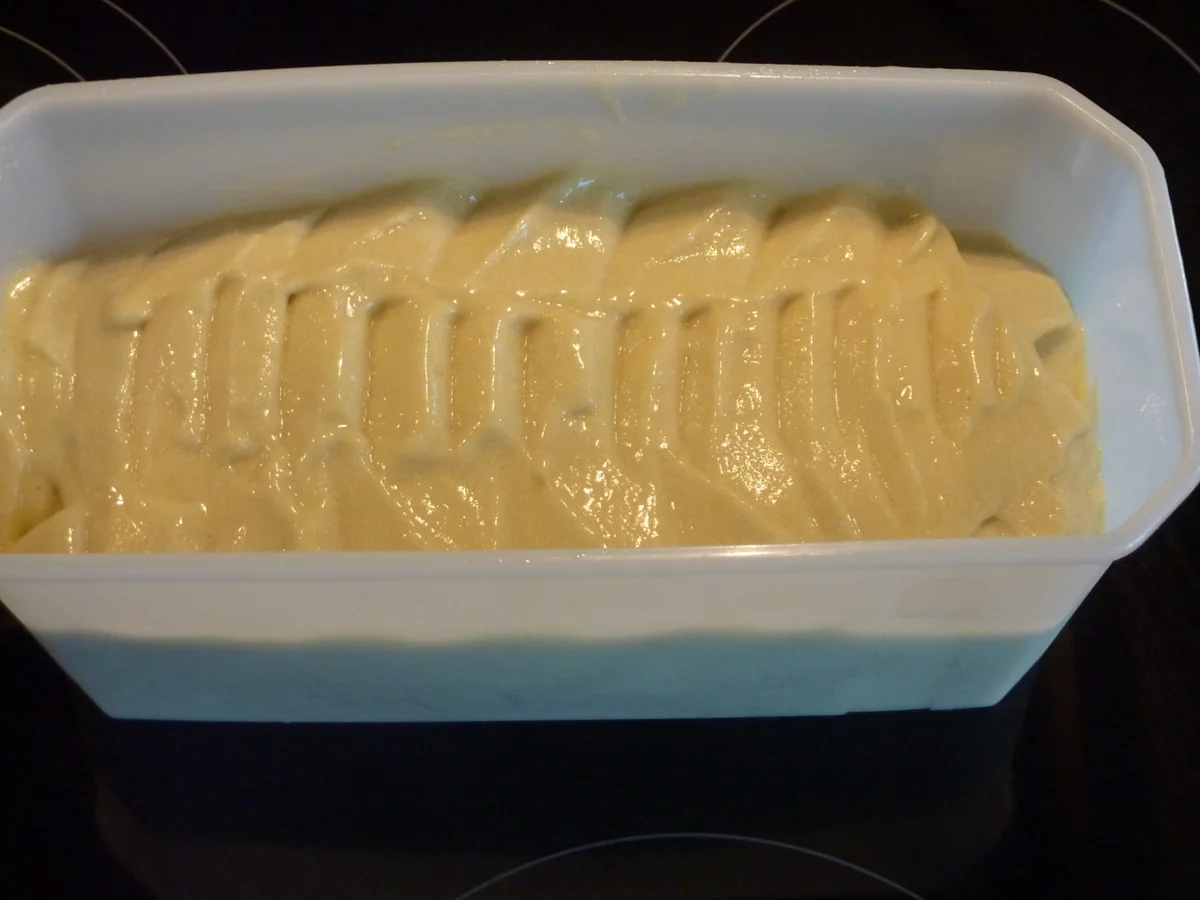 Rezept: Bananen - Rum Glace mit Rhabarberkompott Bild Nr. 297 Bananen - Rum Glace mit Rhabarberkompott - Rezept - Bild Nr. 297