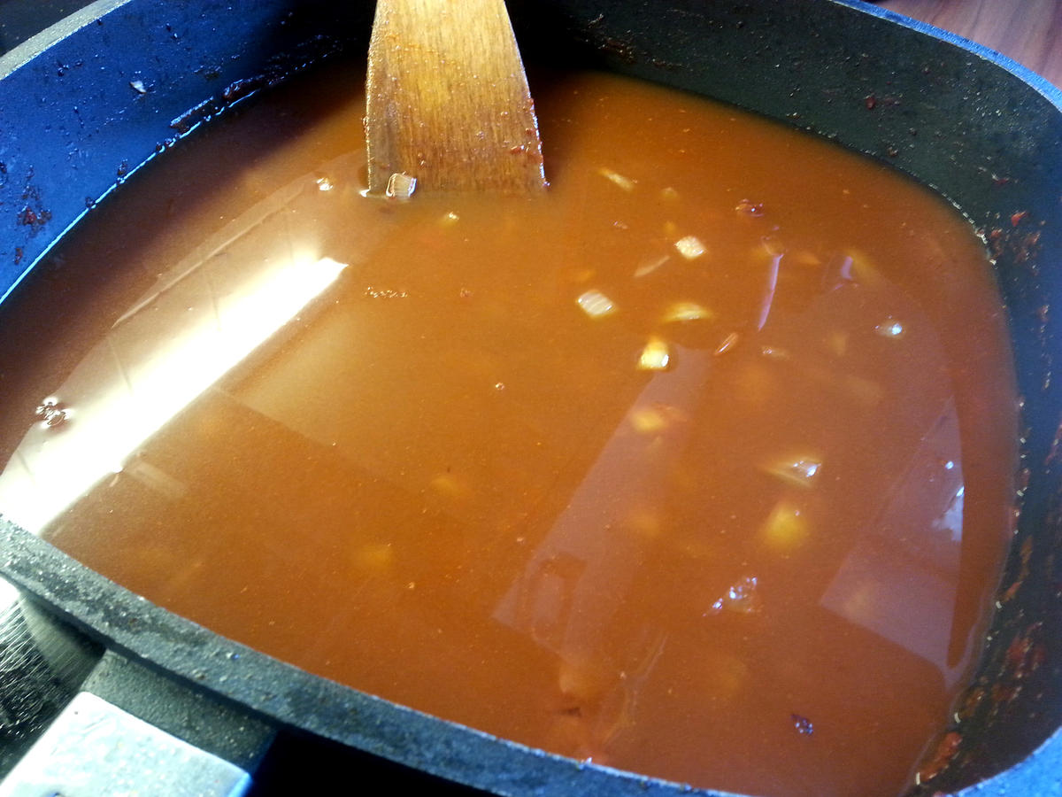 Mazu12-Gulasch mit Rinderfond und Wacholderbauch  (geräucherter Bauch) - Rezept - Bild Nr. 310