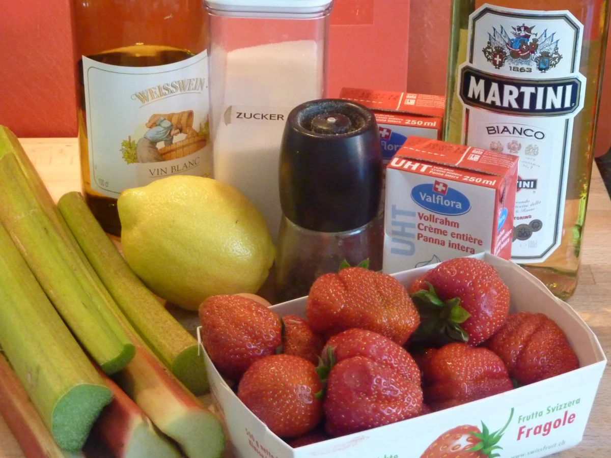 Rezept: Rhabarber Glace mit Erdbeeren Bild Nr. 305 Rhabarber Glace mit Erdbeeren - Rezept - Bild Nr. 305