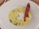 Karotten-Orangen-Samtsuppe mit Schaum vom Serrano Schinken und Kräuterstangerl - Rezept - Bild Nr. 354