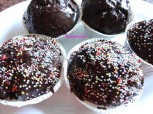 Muffins:   NUSS - KAKAO -  mit Schokoladenguß - Rezept - Bild Nr. 325