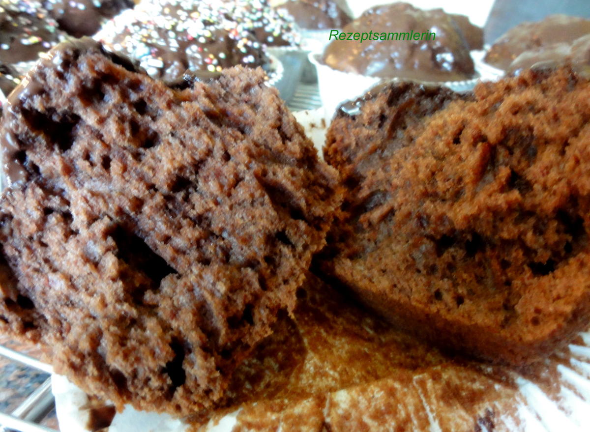 Muffins:   NUSS - KAKAO -  mit Schokoladenguß - Rezept - Bild Nr. 327
