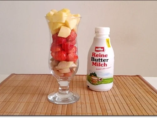 Rezept: Erdbeer-Rhabarber-Äpfel Milchshake Bild Nr. 333 Erdbeer-Rhabarber-Äpfel Milchshake - Rezept - Bild Nr. 333