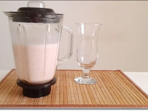 Rezept: Erdbeer-Rhabarber-Äpfel Milchshake Bild Nr. 340 Erdbeer-Rhabarber-Äpfel Milchshake - Rezept - Bild Nr. 340