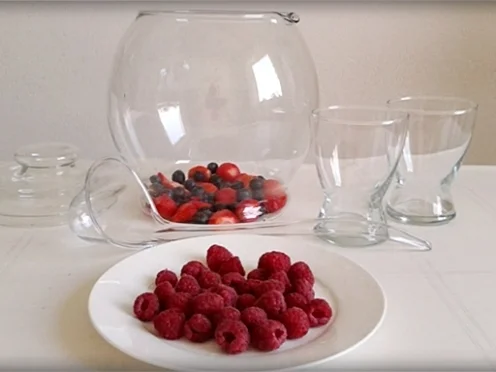 Rezept: Prickelnde Beeren-Bowle Bild Nr. 331 Prickelnde Beeren-Bowle - Rezept - Bild Nr. 331