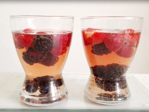 Rezept: Prickelnde Beeren-Bowle Bild Nr. 342 Prickelnde Beeren-Bowle - Rezept - Bild Nr. 342