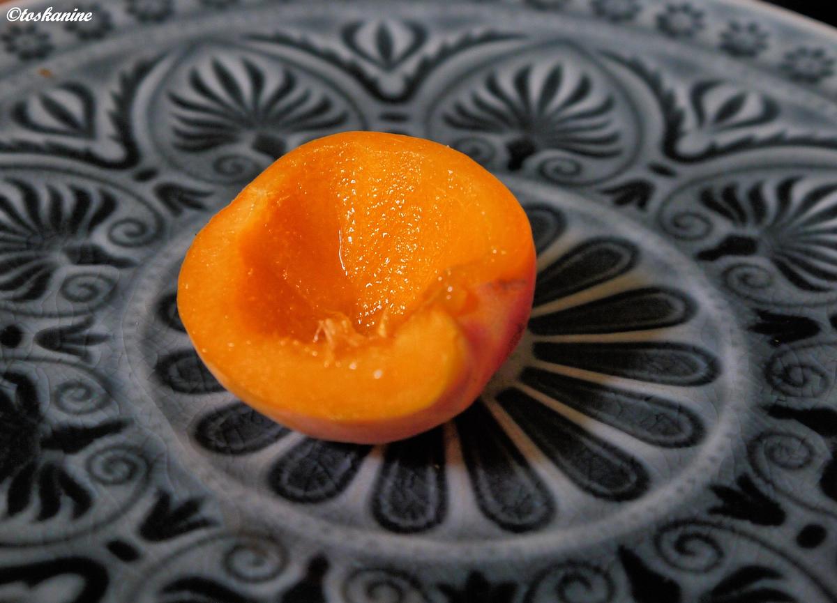 Karamellisierte Aprikosen mit süßem Tomatenpesto - Rezept - Bild Nr. 337