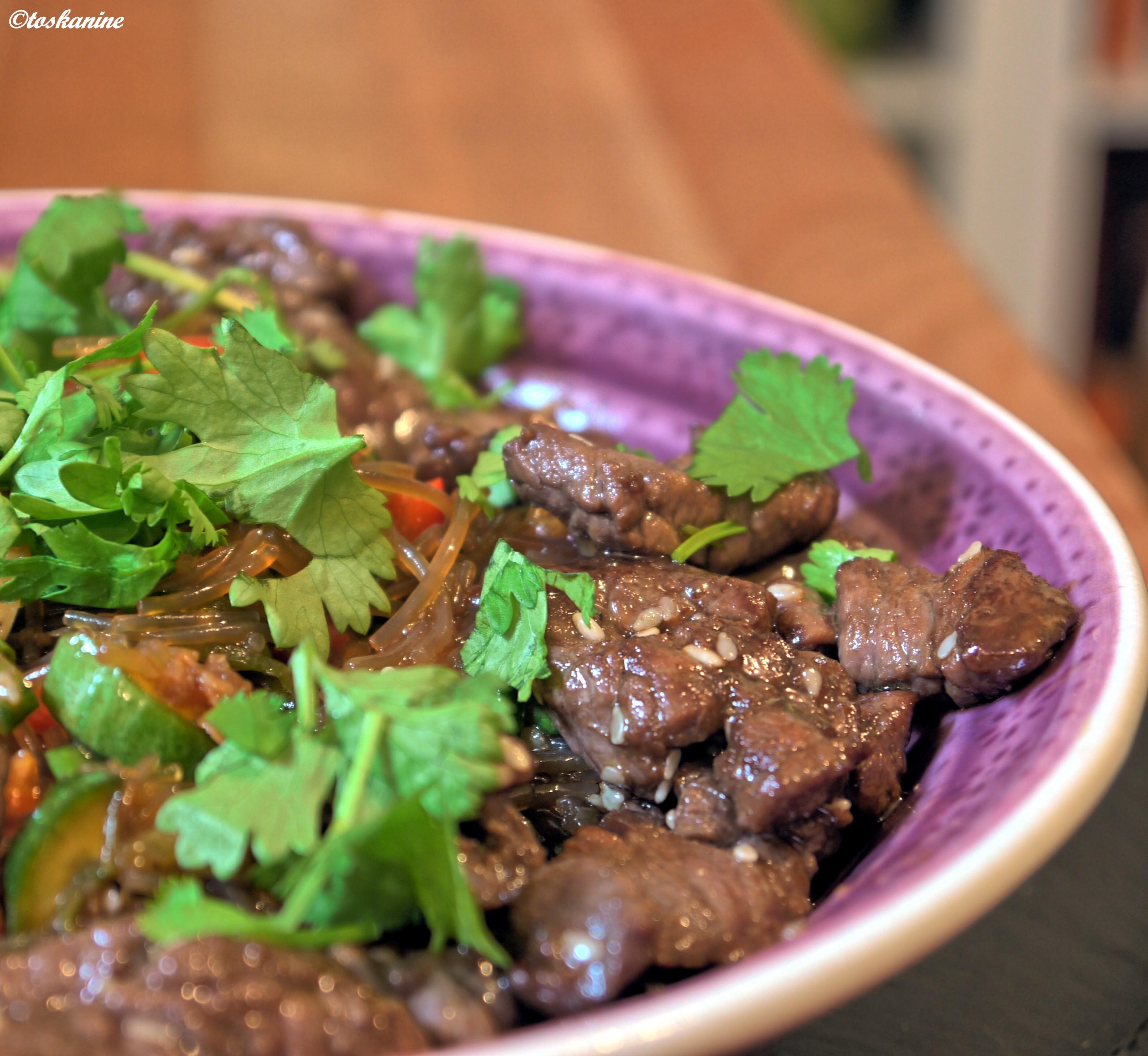 Bilder für Glasnudelsalat mit Teriyaki-Rindfleisch - Rezept