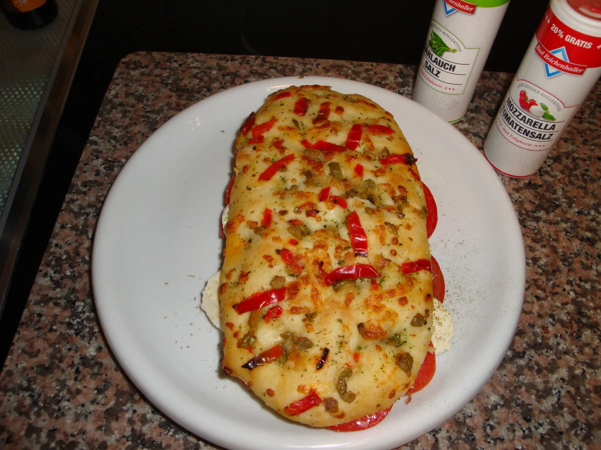 Rezept: Focaccia,mit Tomate-Mozzarella, Abendbrot schnell und lecker ;o))) Bild Nr. 336 Focaccia,mit Tomate-Mozzarella, Abendbrot schnell und lecker ;o))) - Rezept - Bild Nr. 336