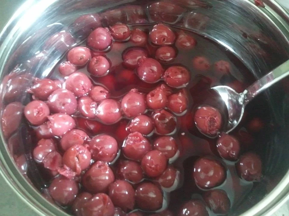 Rezept: Holländer Kirsch Sahne Torte Bild Nr. 365 Holländer Kirsch Sahne Torte - Rezept - Bild Nr. 365