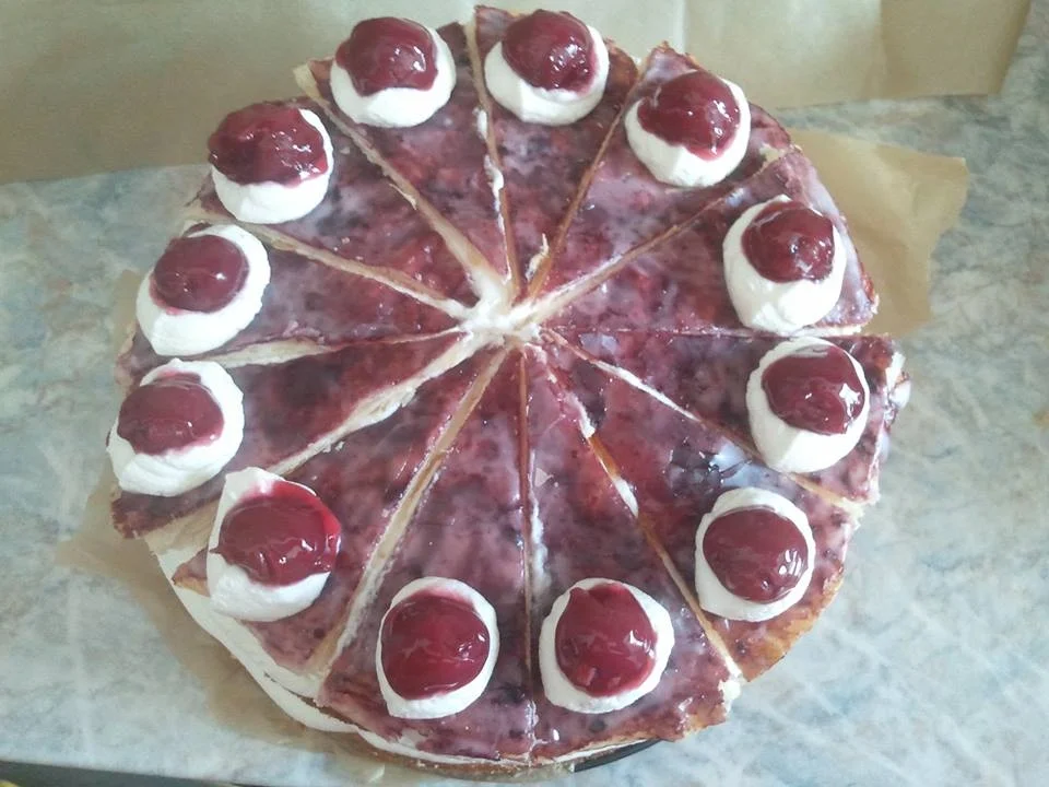 Rezept: Holländer Kirsch Sahne Torte Bild Nr. 373 Holländer Kirsch Sahne Torte - Rezept - Bild Nr. 373