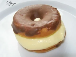 Rezept: Donut mit Schokolasur Donut mit Schokolasur - Rezept