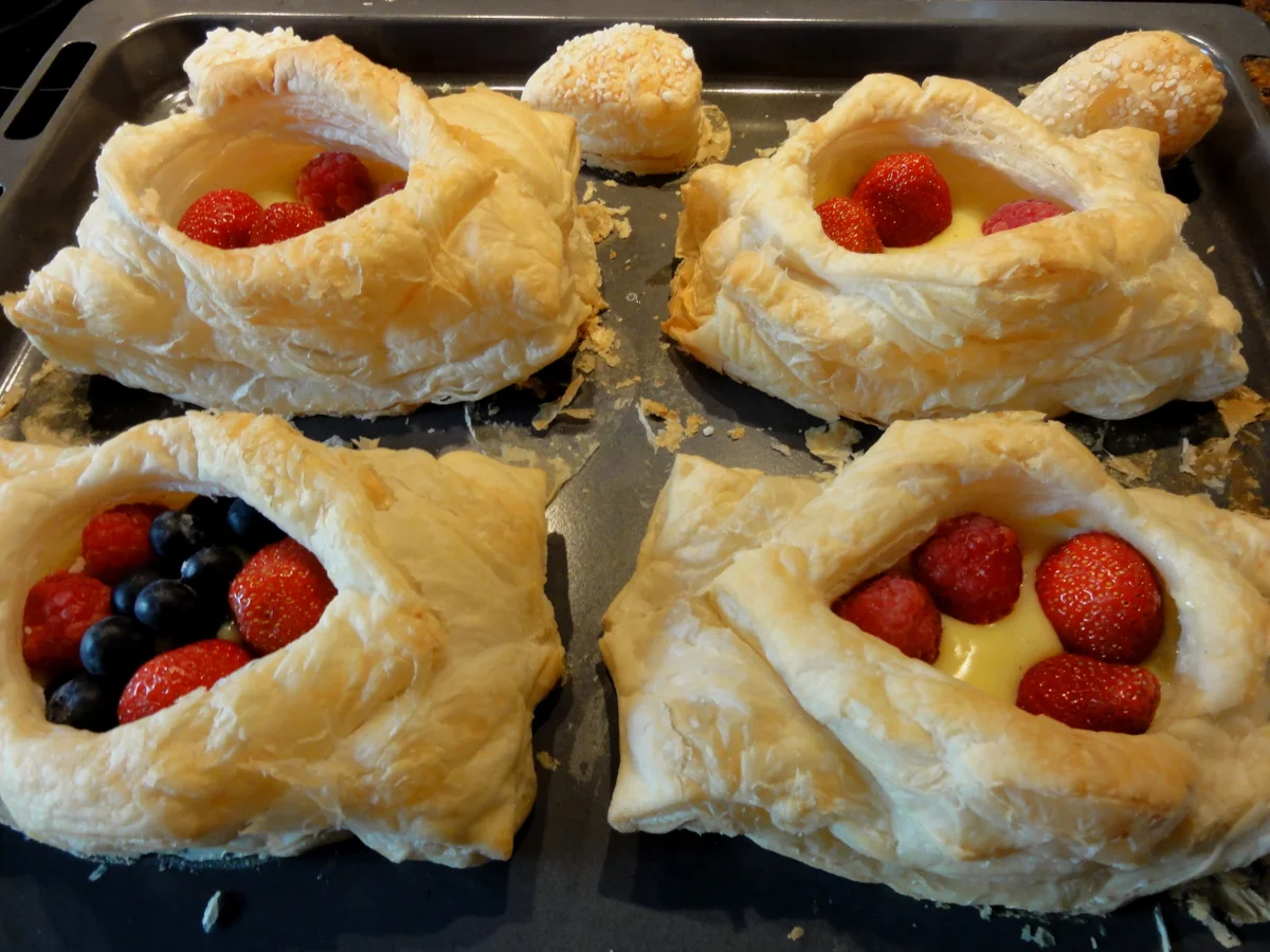 Blätterteig:   BEERENAUSWAHL auf Vanille-Pudding - Rezept - Bild Nr. 375