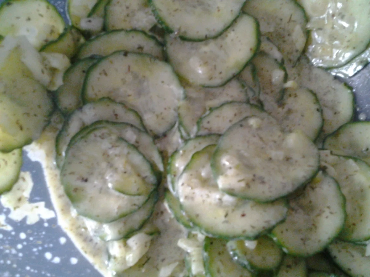 Gurkensalat nach Omas Rezept - Rezept - Bild Nr. 369