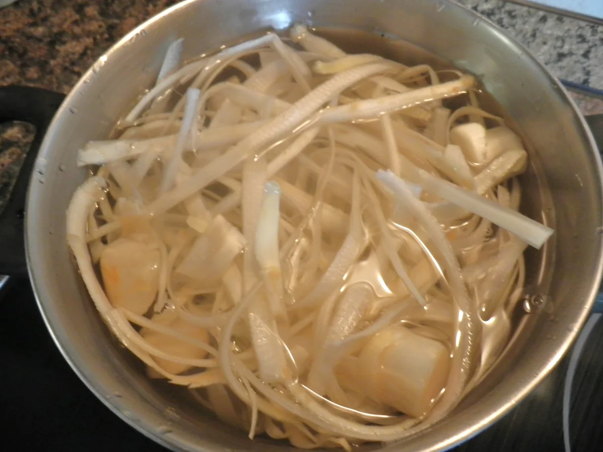 Spargel - Vanille - Schaumsuppe ... mit Erdbeer - Chutney ... - Rezept - Bild Nr. 376