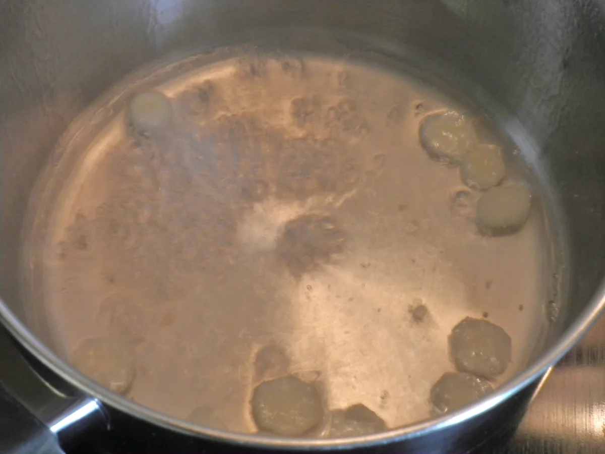 Spargel - Vanille - Schaumsuppe ... mit Erdbeer - Chutney ... - Rezept - Bild Nr. 377