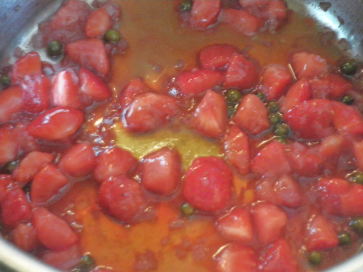 Spargel - Vanille - Schaumsuppe ... mit Erdbeer - Chutney ... - Rezept - Bild Nr. 382