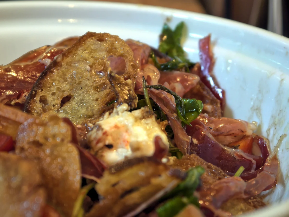 Panzanella mit Büffelmozzarella und Serrano-Schinken - Rezept - Bild Nr. 428