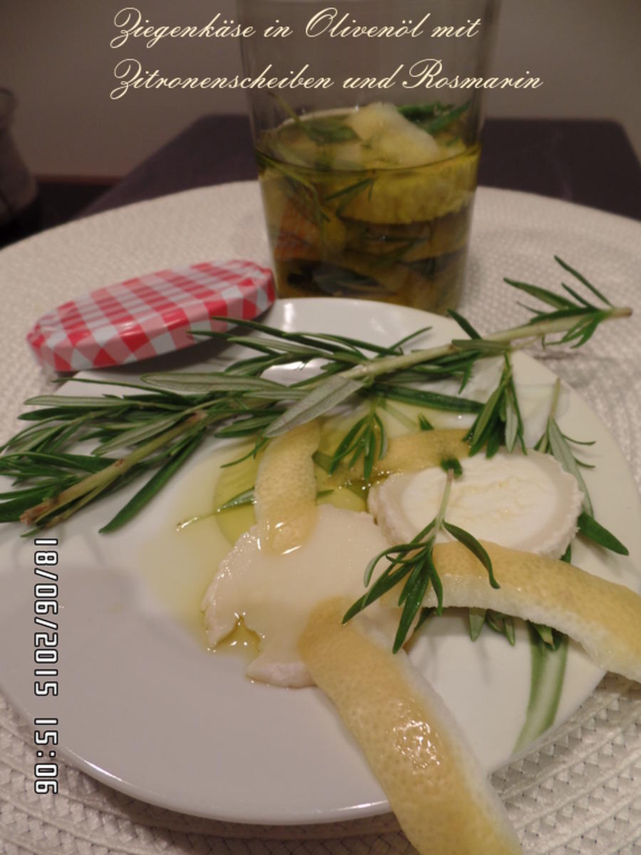 Bilder für Ziegenkäse in Olivenöl mit Zitronenschale und Rosmarin - Rezept